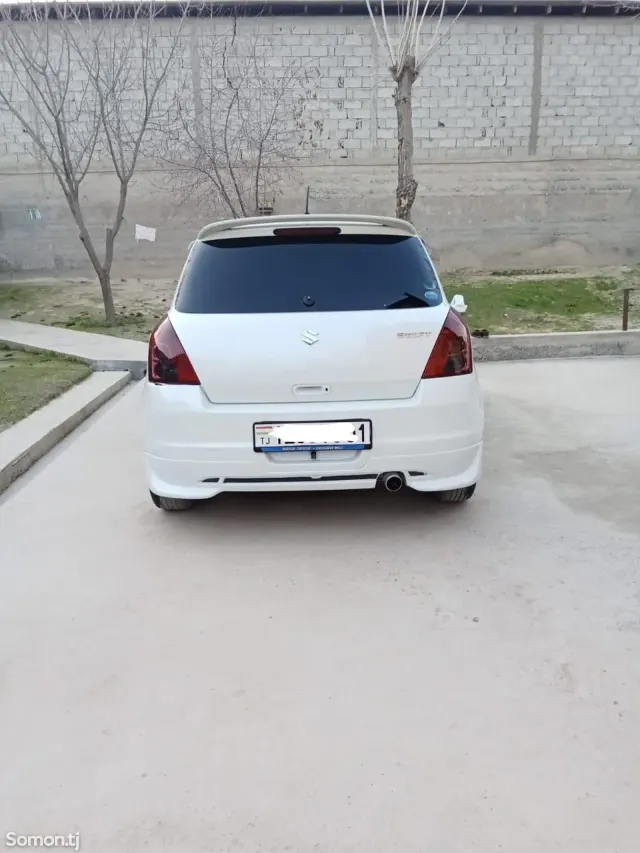 Suzuki Swift 2009 · 1.3 AT