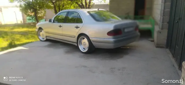 Mercedes-Benz E class 1996 · 2.2 MT