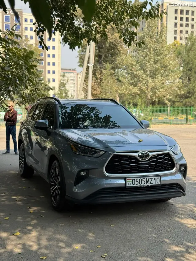 Toyota Highlander 2021 · 3.5 AT