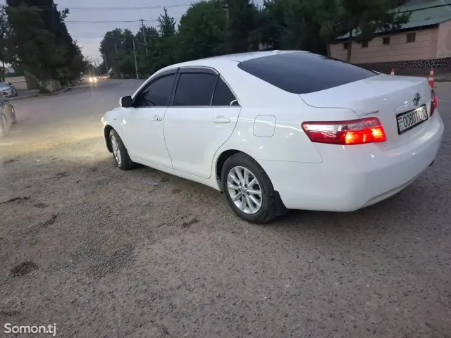 Toyota Camry 2007 · 2.4 AT