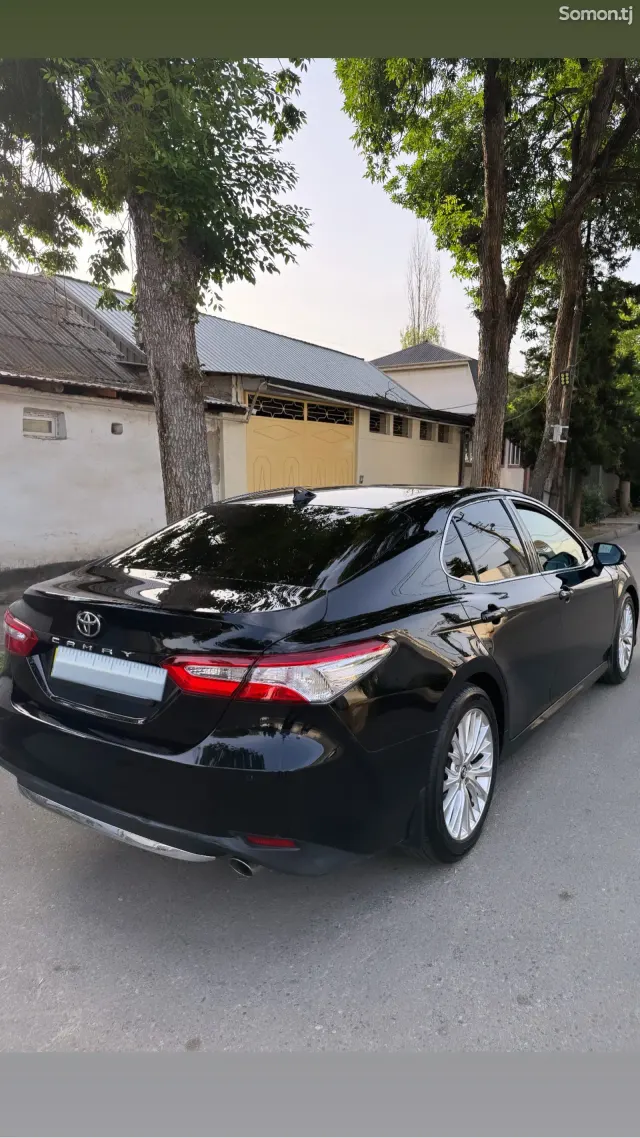 Toyota Camry 2019 · 2.5 AT