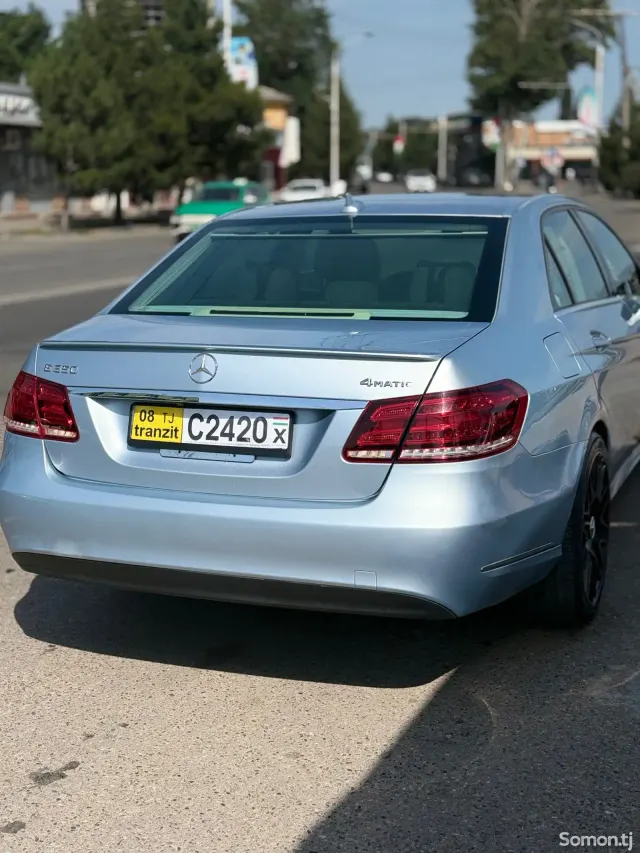 Mercedes-Benz E class 2015 · 3.5 AT