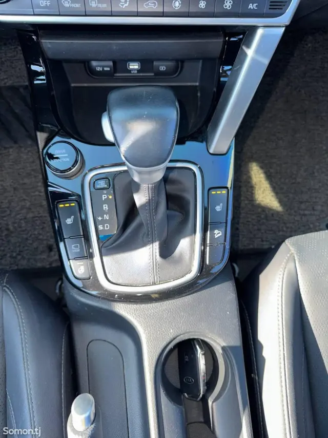 Kia Seltos 2021 · 1.6 AT