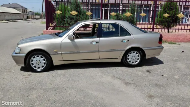 Mercedes-Benz C class 1995 · 1.8 AT