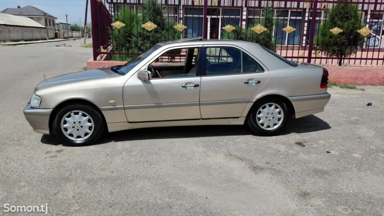 Mercedes-Benz C class 1995 · 1.8 AT
