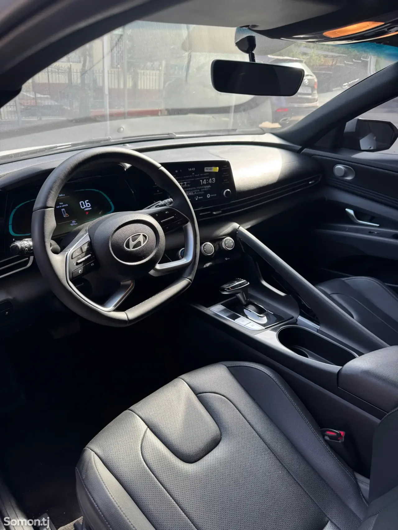 Hyundai Elantra 2023 · 1.6 AT