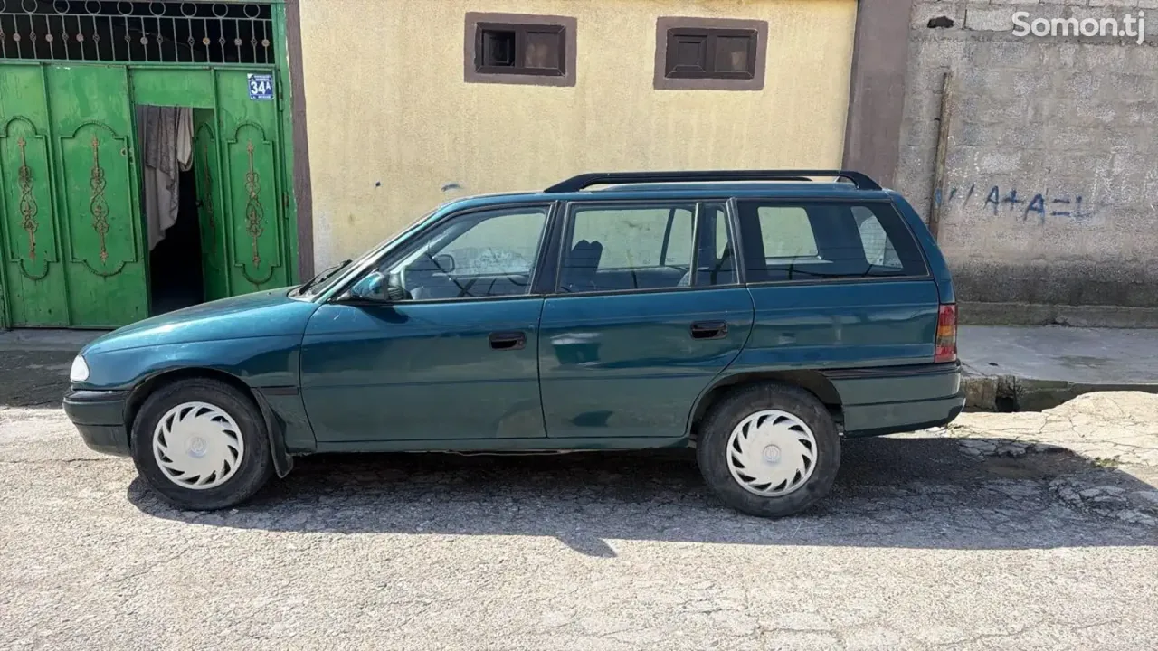 Opel Astra F 1997 · 1.6 MT