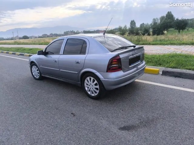 Opel Astra G 2003 · 2.2 AT