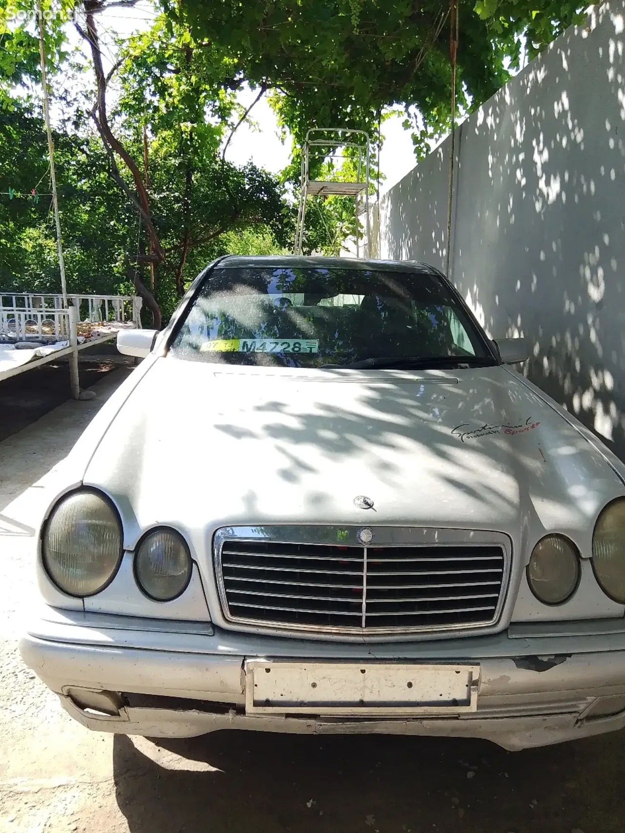Mercedes-Benz E class 1997 · 2.0 MT