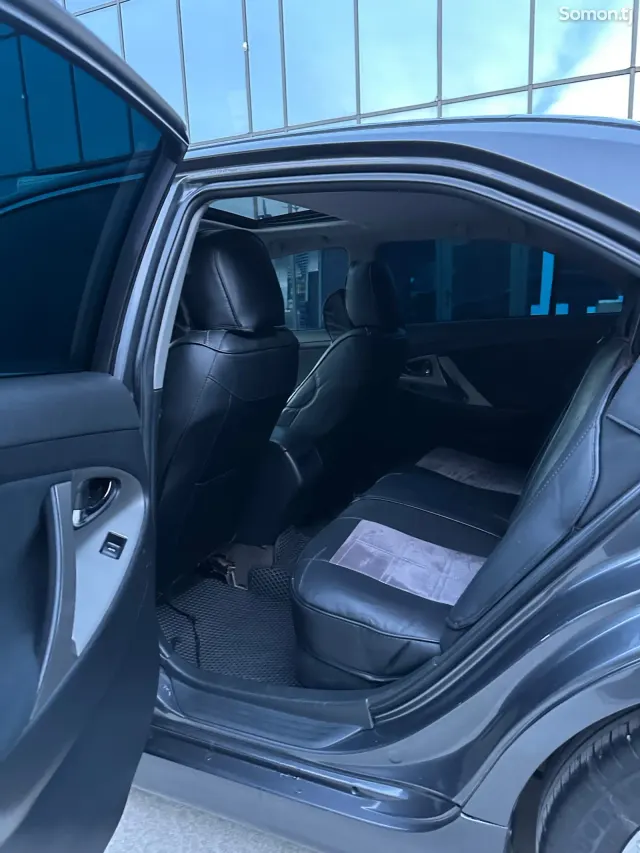Toyota Camry 2011 · 2.5 AT