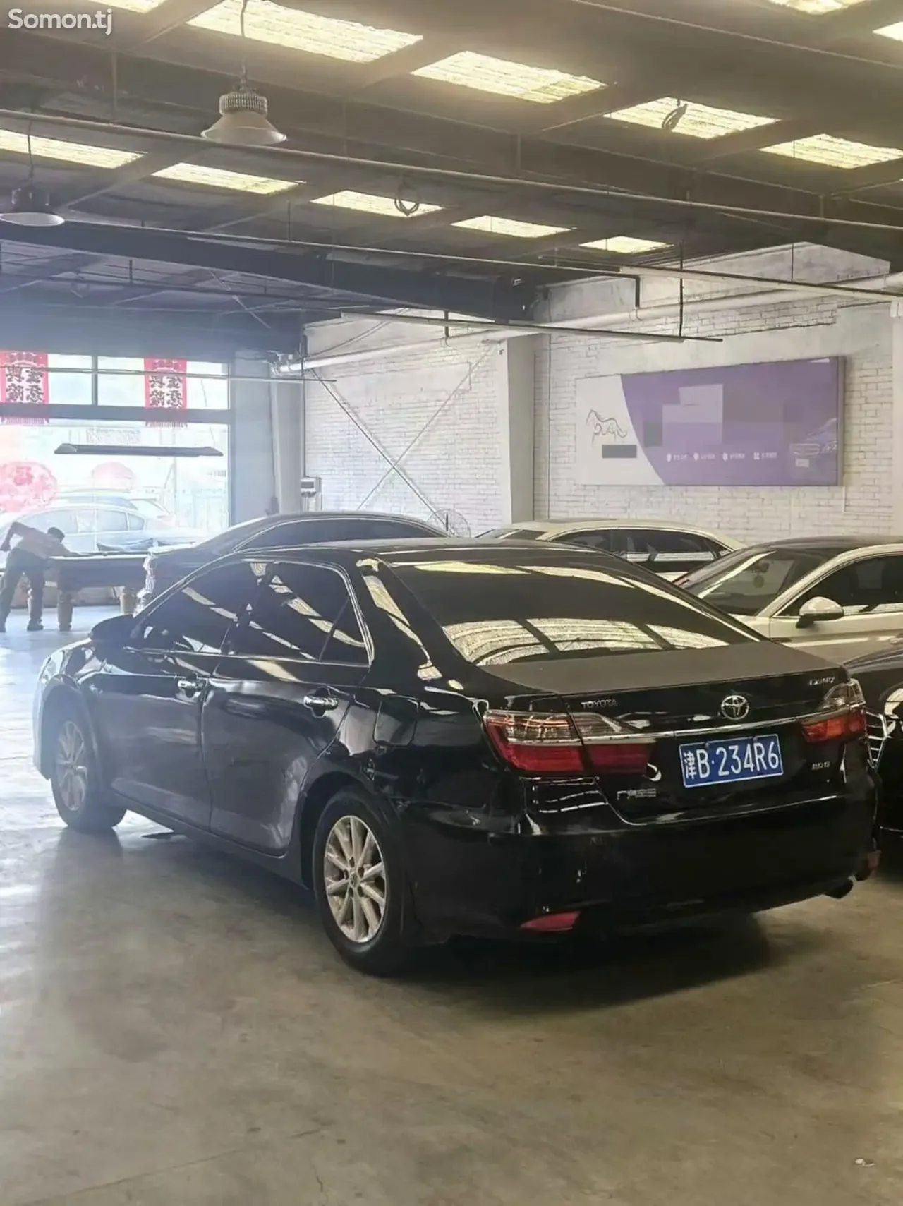 Toyota Camry 2015 · 2.0 AT