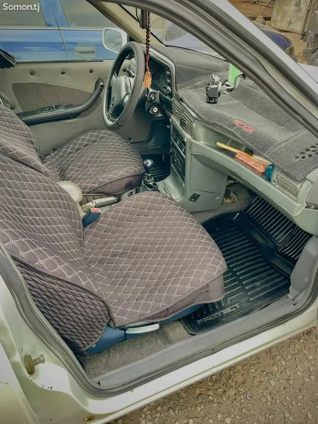 Daewoo Nexia 1994 · 1.6 MT