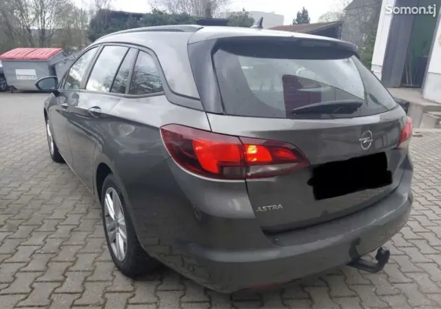 Opel Astra K 2020 · 1.4 AT