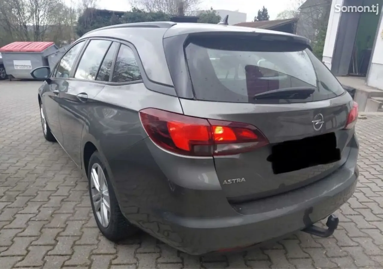 Opel Astra K 2020 · 1.4 AT
