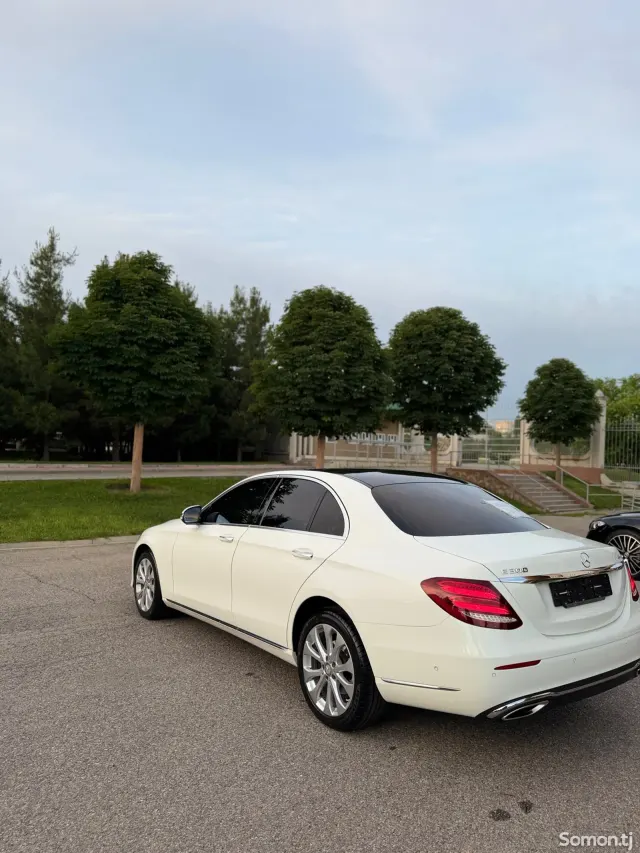 Mercedes-Benz E class 2017 · 3.0 AT
