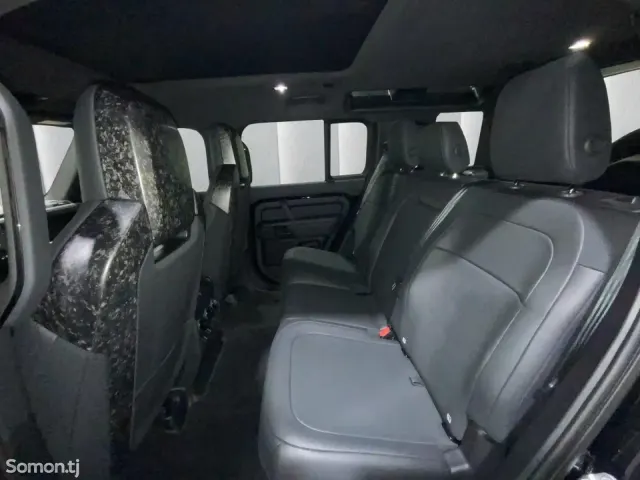 Land Rover Defender 2026 · 6.5 AT