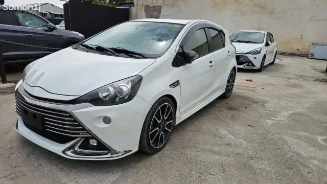Toyota Aqua 2015 · 1.5 AT