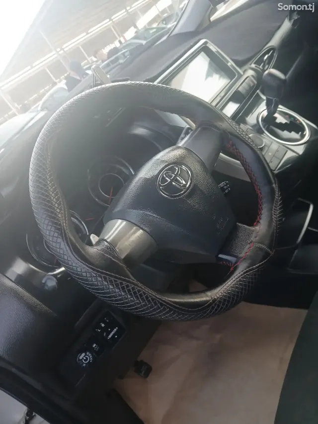 Toyota Wish 2014 · 2.0 AT