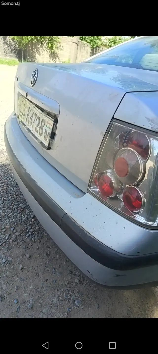 Volkswagen Passat 1997 · 1.6 MT