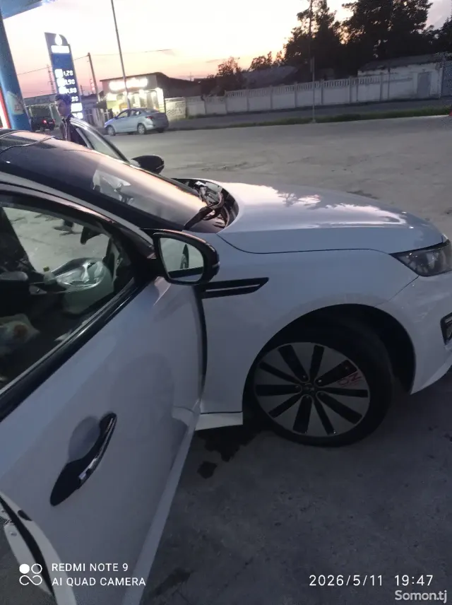 Kia K5 2013 · 2.0 AT