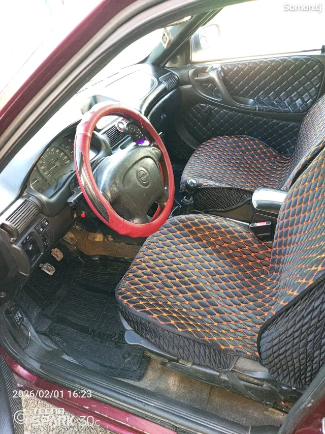 Opel Astra F 1997 · 1.6 MT
