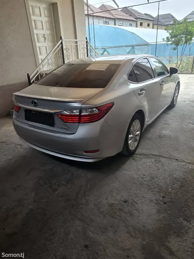 Lexus ES series 2015 · 2.5 AT