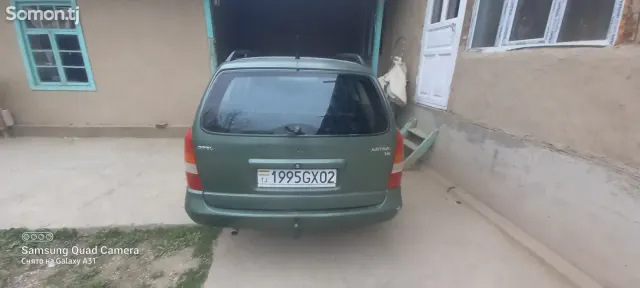Opel Astra G 1998 · 1.6 MT