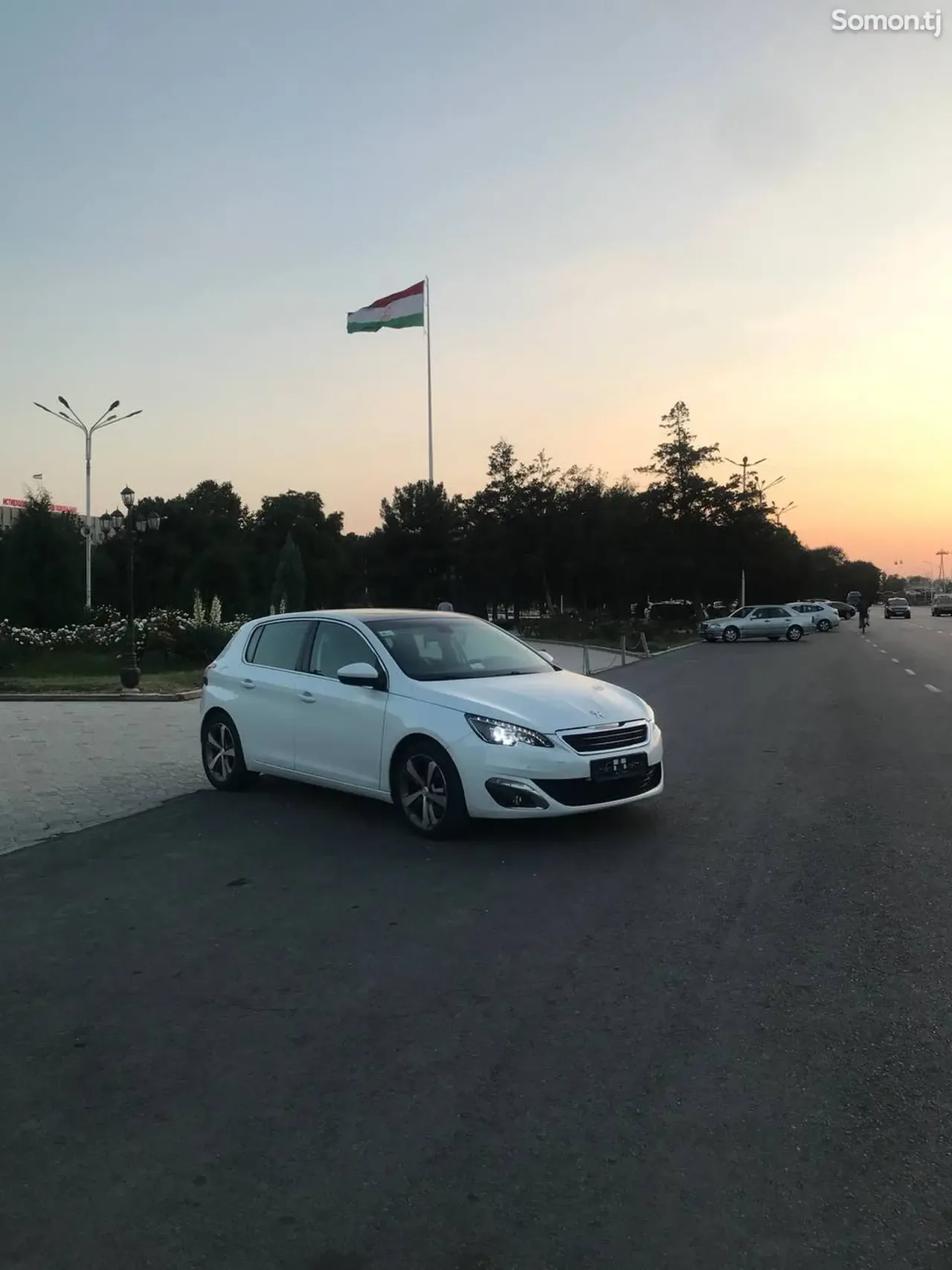 Peugeot 308 2015 · 1.6 AT