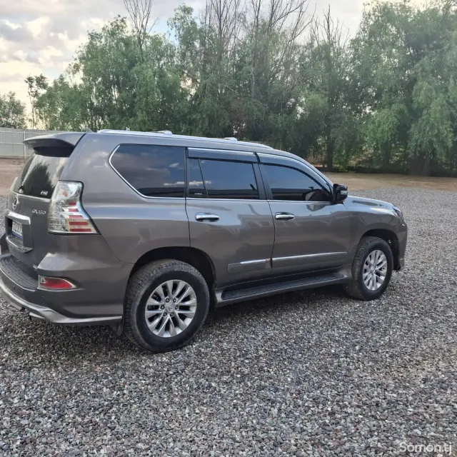 Lexus GX series 2012 · 4.6 AT