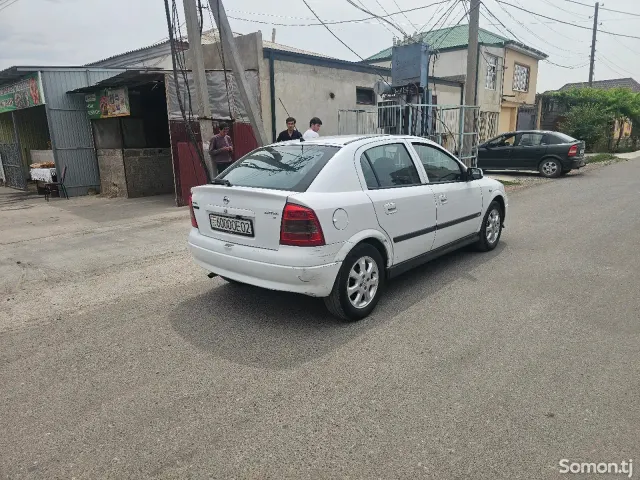 Opel Astra G 1998 · 1.6 MT