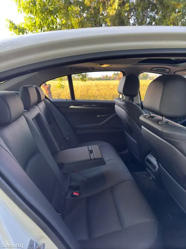BMW 5 series 2016 · 2.0 AT