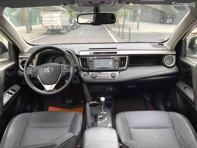 Toyota RAV 4 2015 · 2.5 AT