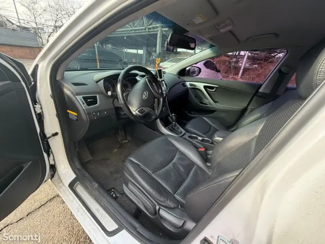 Hyundai Avante 2015 · 1.6 AT