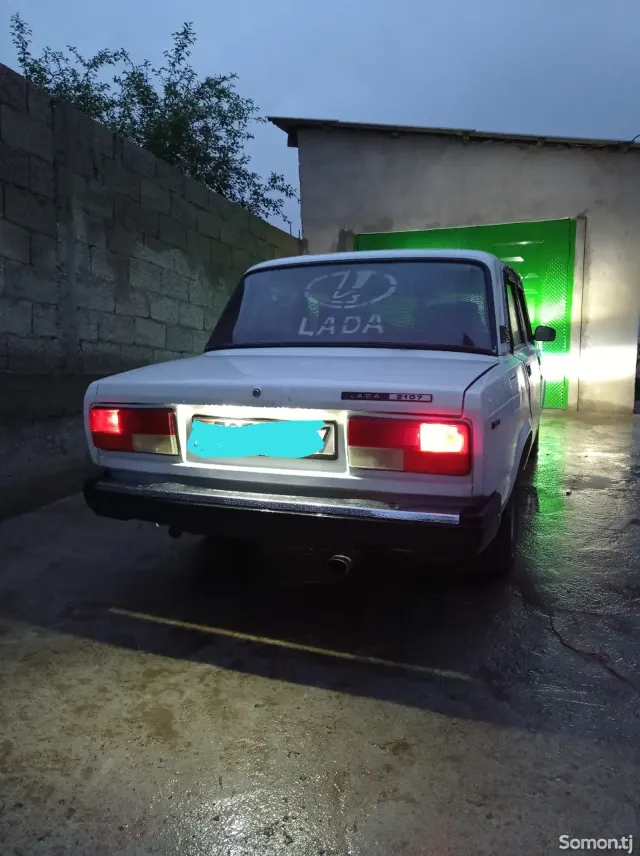 Lada (ВАЗ) 2107 2003 · 1.5 MT