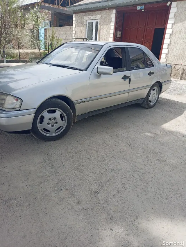Mercedes-Benz C class 1993 · 1.8 MT