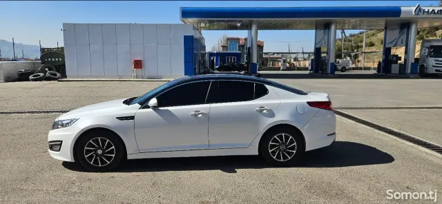 Kia K5 2011 · 2.0 AT
