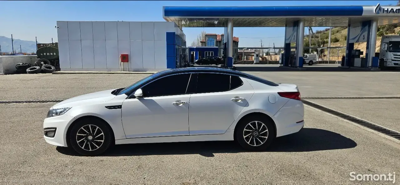 Kia K5 2011 · 2.0 AT
