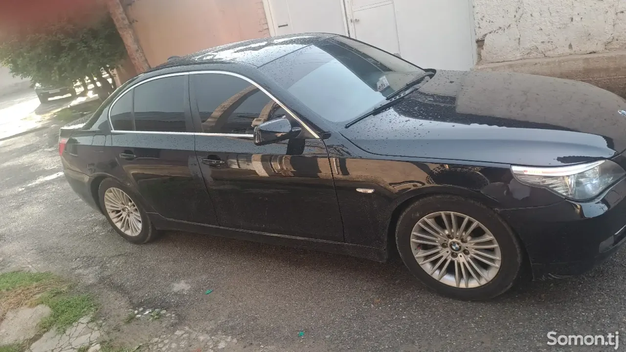 BMW 5 series 2010 · 3.0 AT