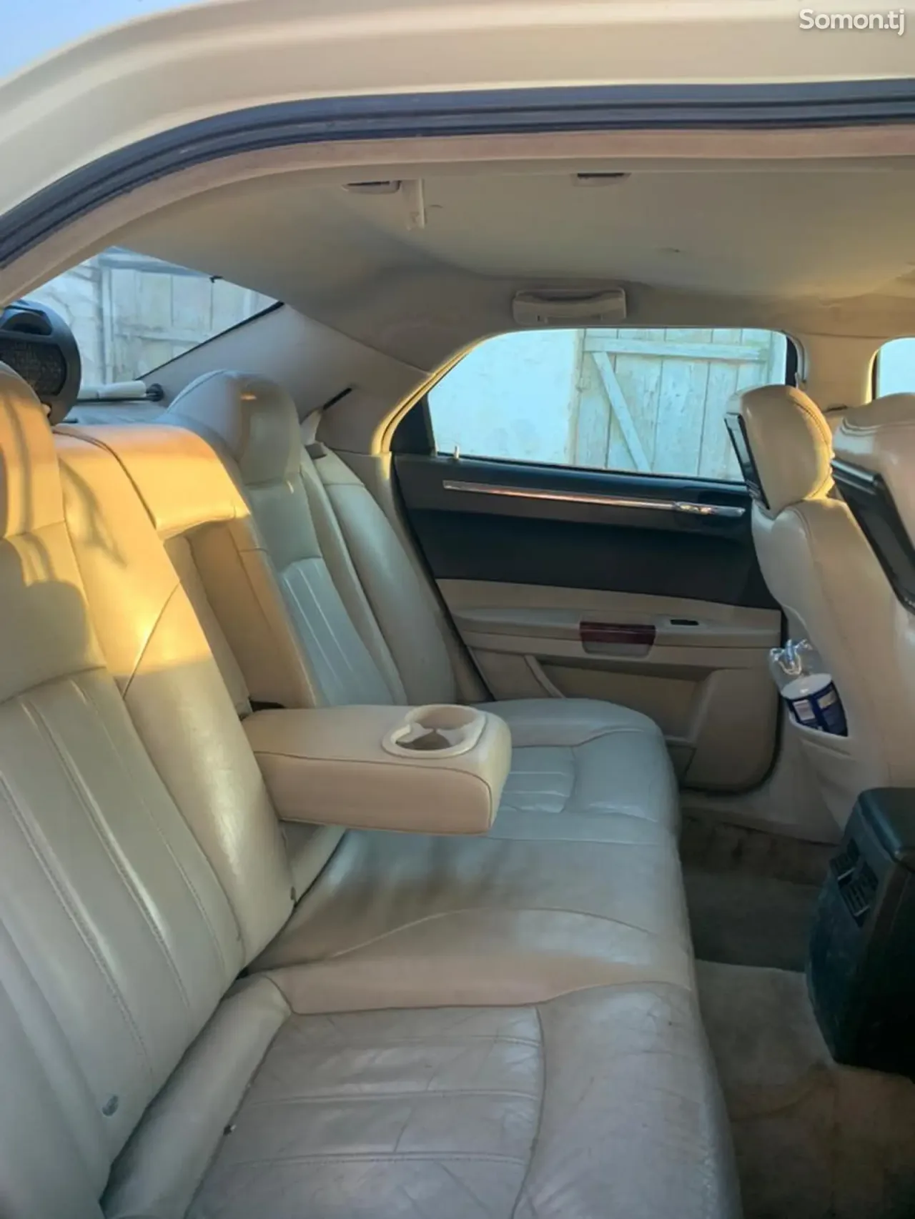 Chrysler 300C 2007 · AT