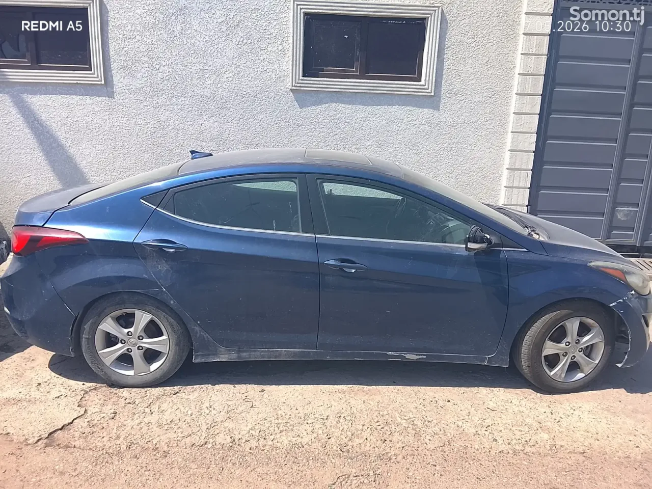 Hyundai Elantra 2015 · 1.8 AT