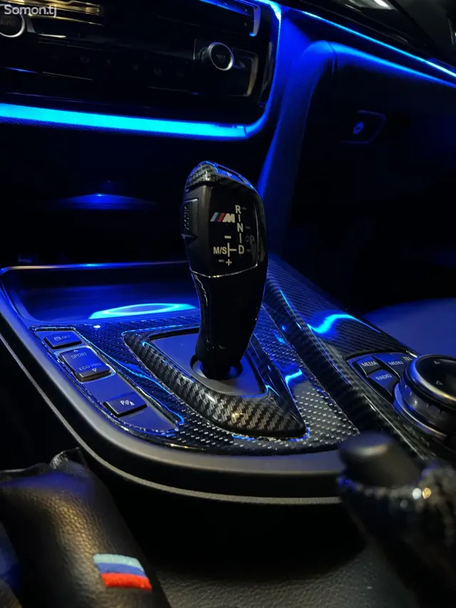 BMW M3 2015 · 2.0 AT