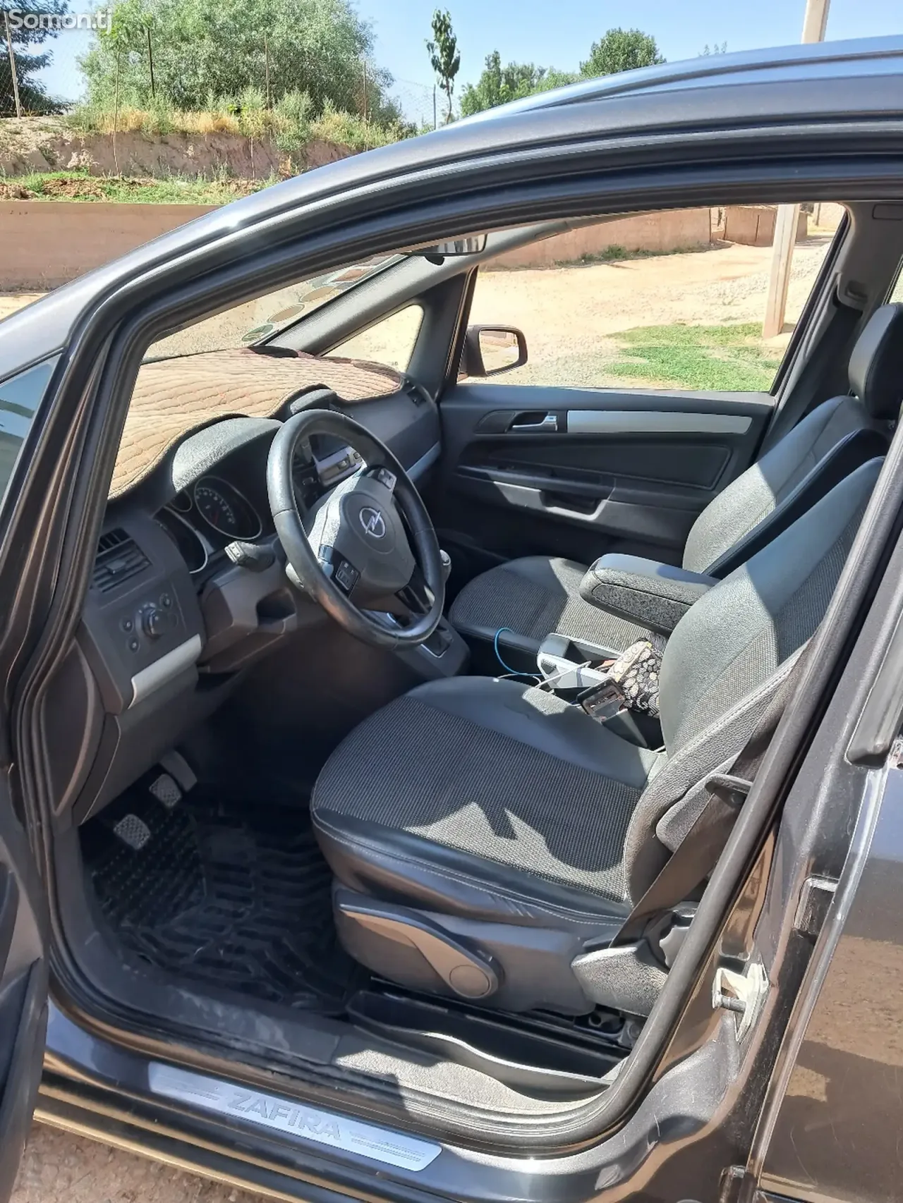 Opel Zafira 2009 · 2.2 MT