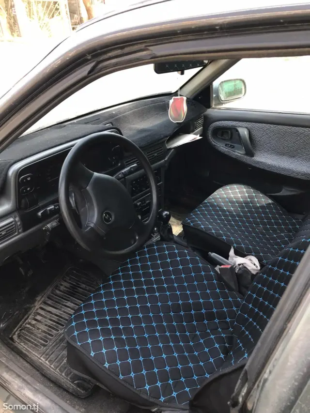 Daewoo Nexia 1996 · 1.6 MT