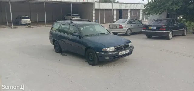 Opel Astra F 1997 · 1.6 MT