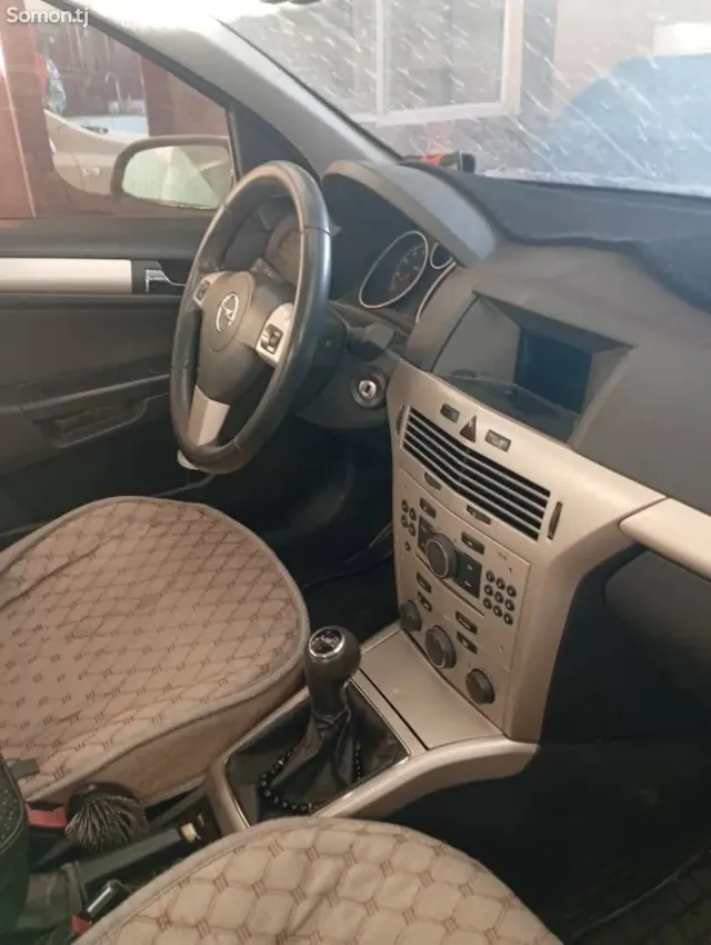 Opel Astra H 2007 · 1.6 MT