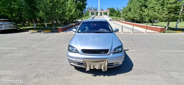 Opel Astra G 2001 · 1.6 MT