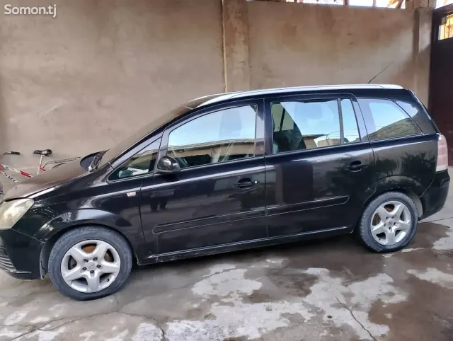 Opel Zafira 2007 · 1.8 MT