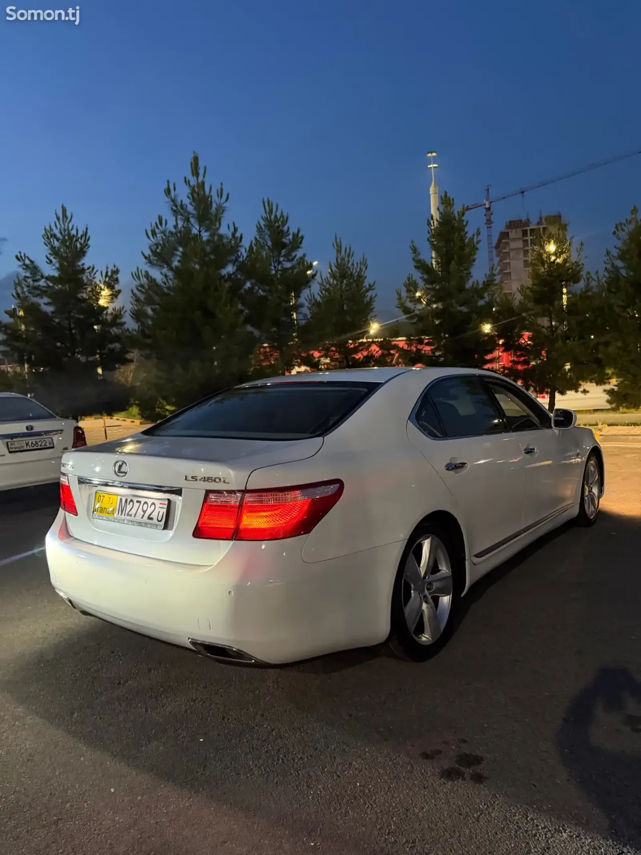 Lexus LS series 2009 · 4.6 AT