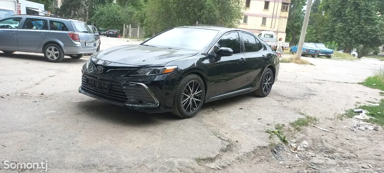 Toyota Camry 2018 · 2.5 AT
