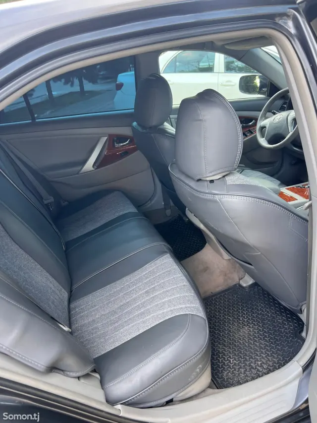 Toyota Camry 2011 · 2.5 AT